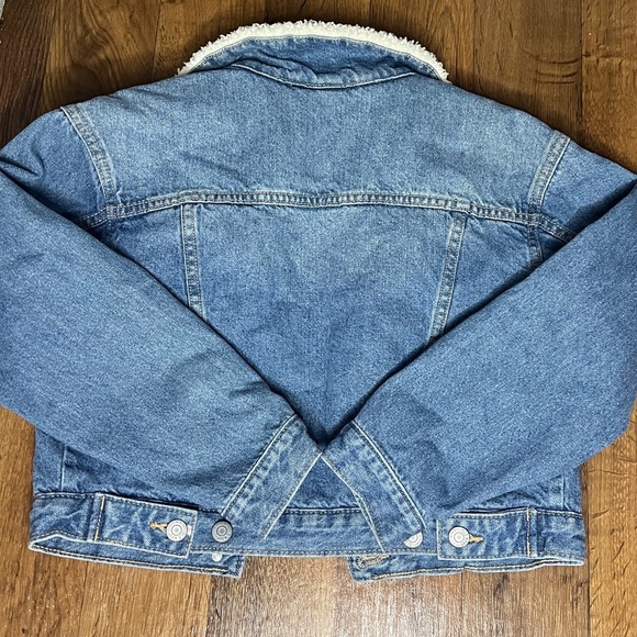 Old Navy Sherpa Lined Denim Jacket. NWT kids L 10-12 unisex - Picture 4 of 4